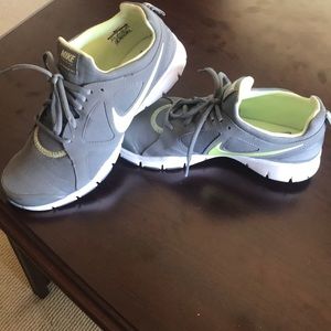 Nike tennis shoes